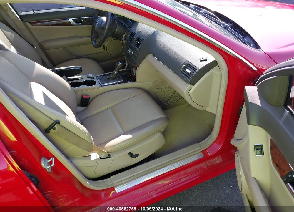 2011 MERCEDES-BENZ C 300 LUXURY 4MATIC/SPORT 4MATIC VIN: WDDGF8BB2BA502120