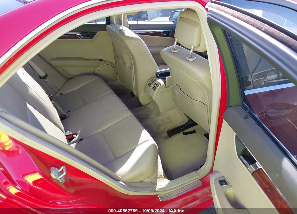 2011 MERCEDES-BENZ C 300 LUXURY 4MATIC/SPORT 4MATIC VIN: WDDGF8BB2BA502120