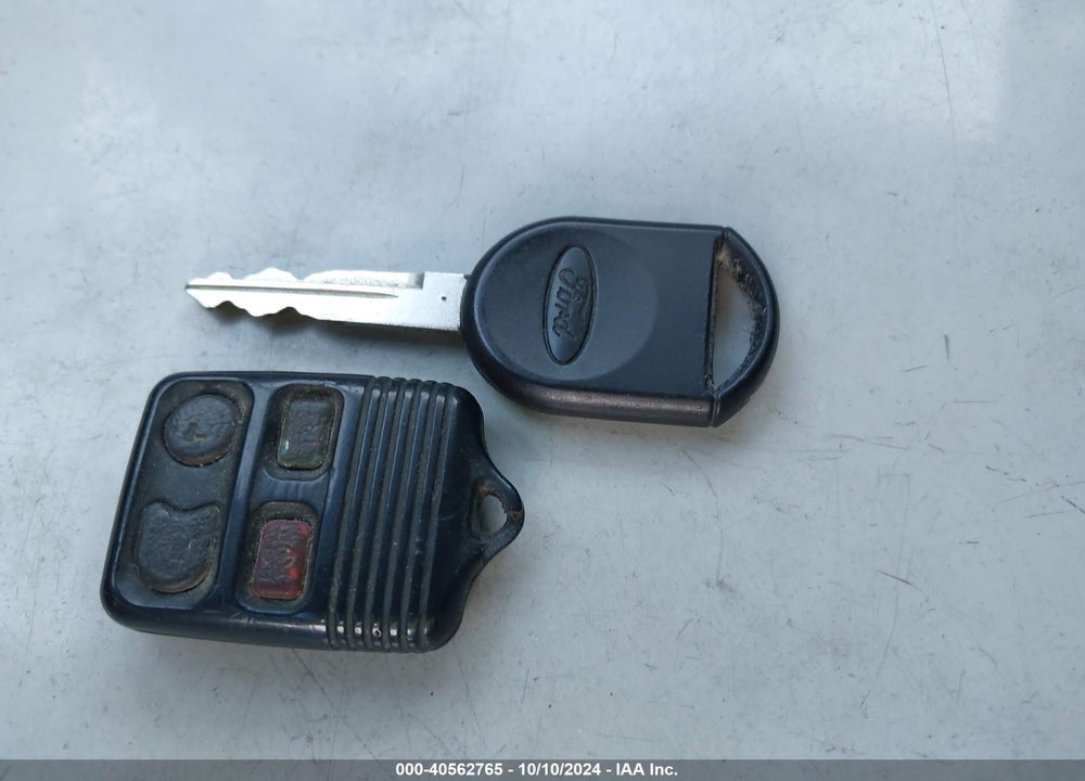 2009 FORD FOCUS SEL VIN: 1FAHP37N39W253962
