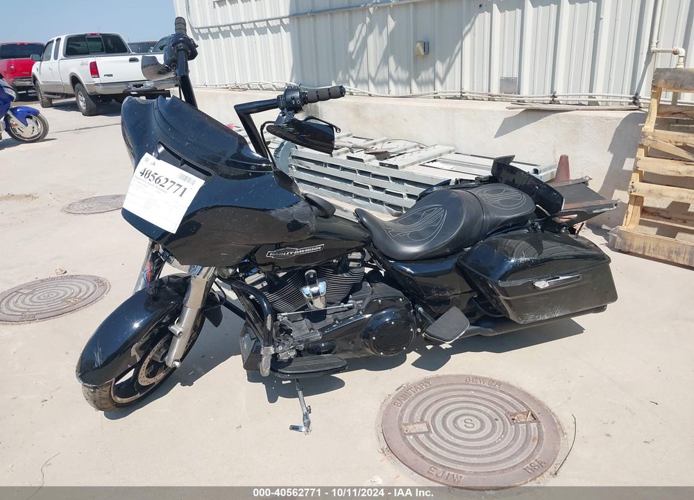 2022 HARLEY-DAVIDSON FLHX VIN: 1HD1KBC18NB640076