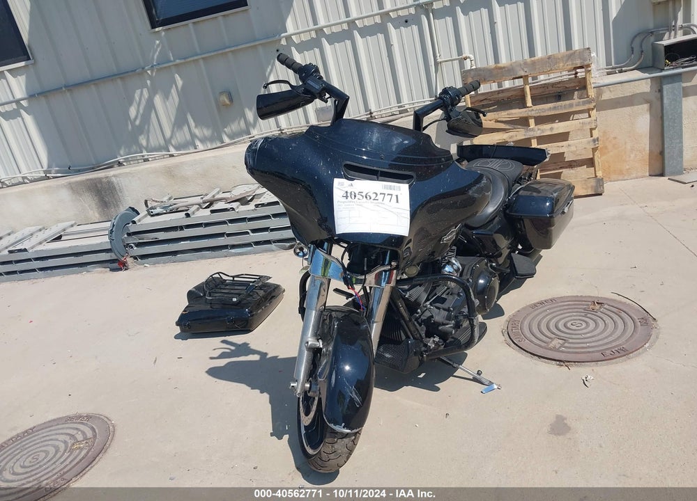 2022 HARLEY-DAVIDSON FLHX VIN: 1HD1KBC18NB640076