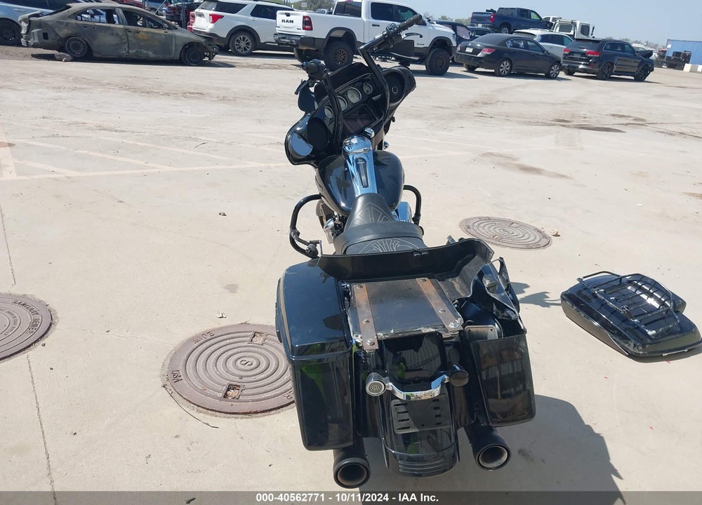 2022 HARLEY-DAVIDSON FLHX VIN: 1HD1KBC18NB640076