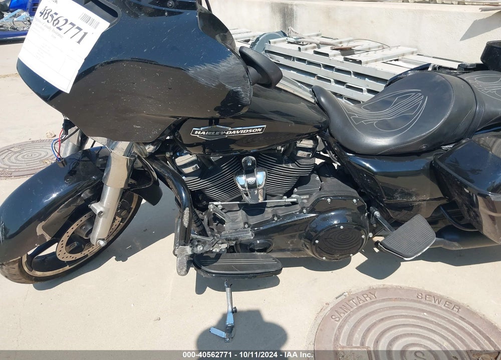 2022 HARLEY-DAVIDSON FLHX VIN: 1HD1KBC18NB640076