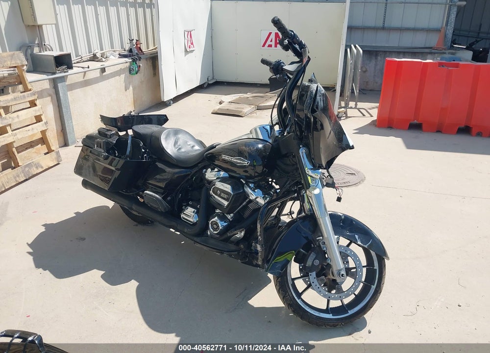 2022 HARLEY-DAVIDSON FLHX VIN: 1HD1KBC18NB640076
