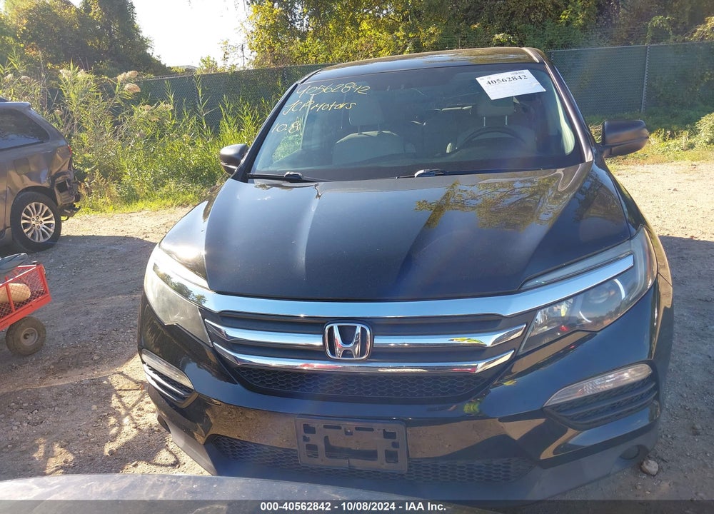 2017 HONDA PILOT LX VIN: 5FNYF6H16HB015195