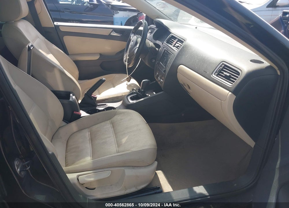 2011 VOLKSWAGEN JETTA 2.5L SE VIN: 3VWDZ7AJ0BM363838