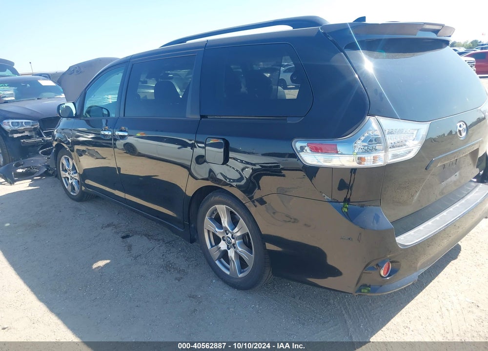 2018 TOYOTA SIENNA SE 8 PASSENGER VIN: 5TDXZ3DC1JS940543