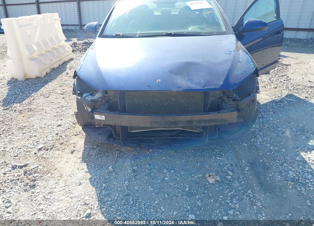2018 HYUNDAI ELANTRA SEL VIN: 5NPD84LF1JH217966