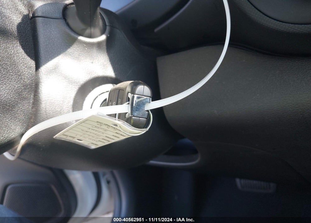 2024 HYUNDAI VENUE SE VIN: KMHRB8A34RU300411