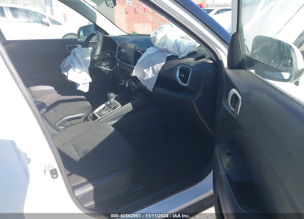 2024 HYUNDAI VENUE SE VIN: KMHRB8A34RU300411