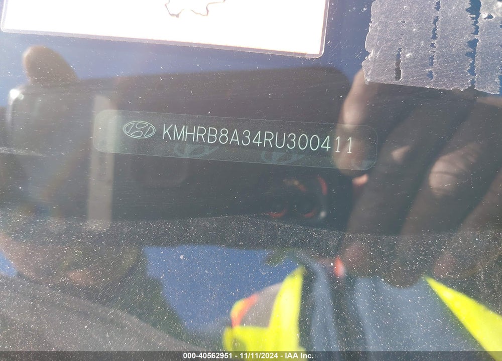 2024 HYUNDAI VENUE SE VIN: KMHRB8A34RU300411