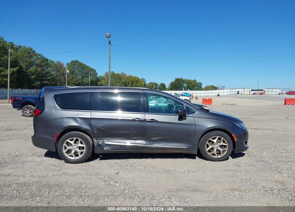 2017 CHRYSLER PACIFICA TOURING L VIN: 2C4RC1BG0HR538441
