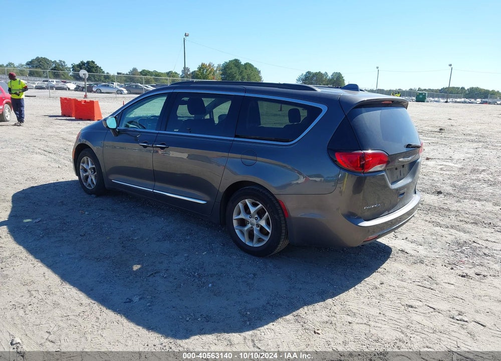 2017 CHRYSLER PACIFICA TOURING L VIN: 2C4RC1BG0HR538441