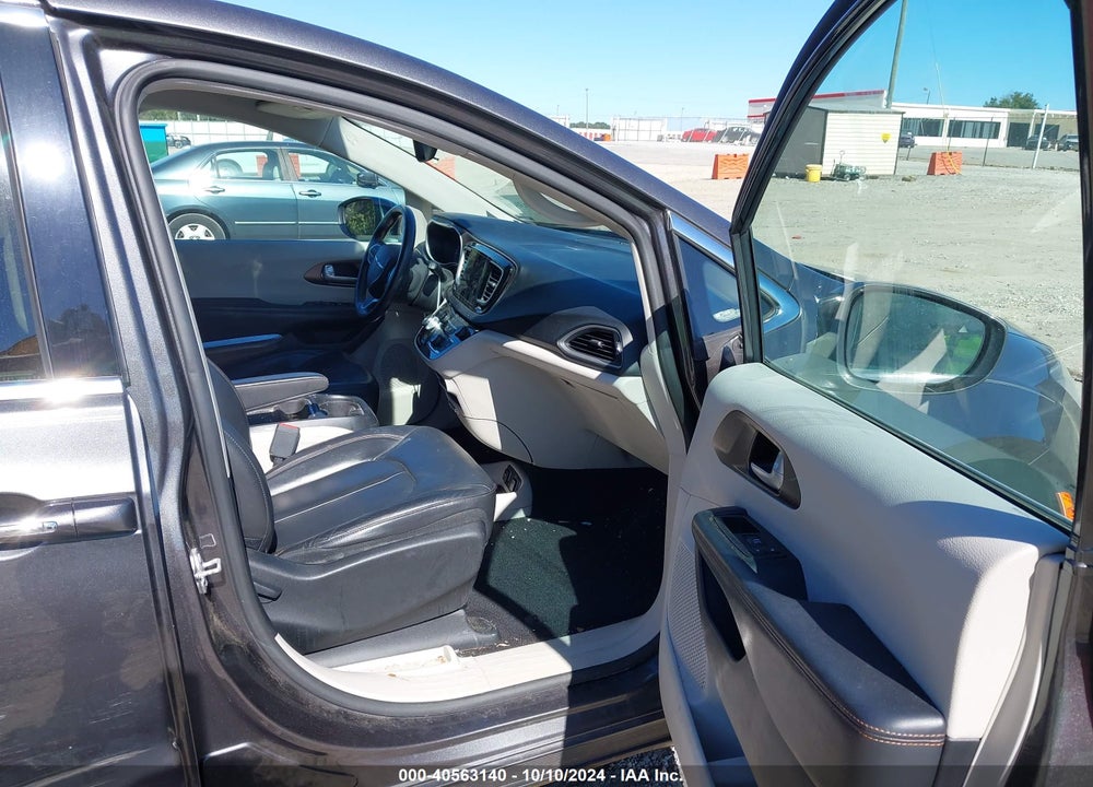 2017 CHRYSLER PACIFICA TOURING L VIN: 2C4RC1BG0HR538441