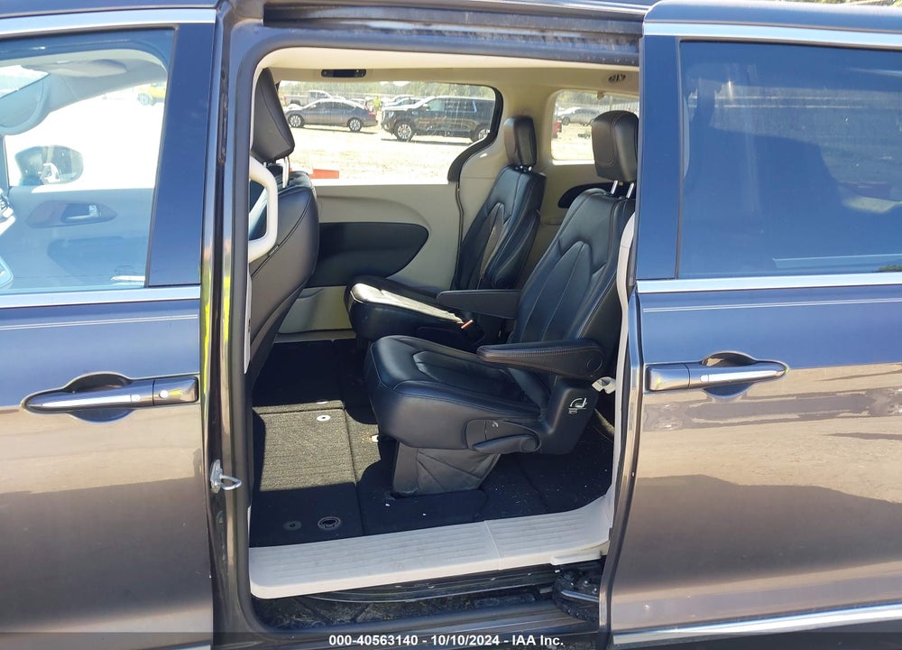 2017 CHRYSLER PACIFICA TOURING L VIN: 2C4RC1BG0HR538441