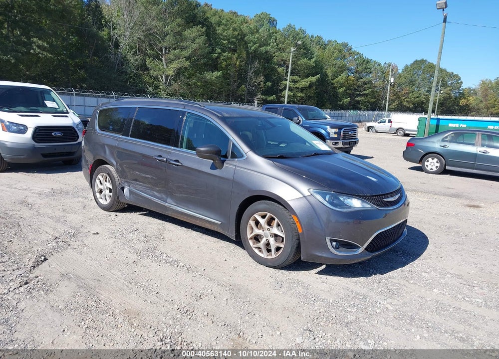 2017 CHRYSLER PACIFICA TOURING L VIN: 2C4RC1BG0HR538441