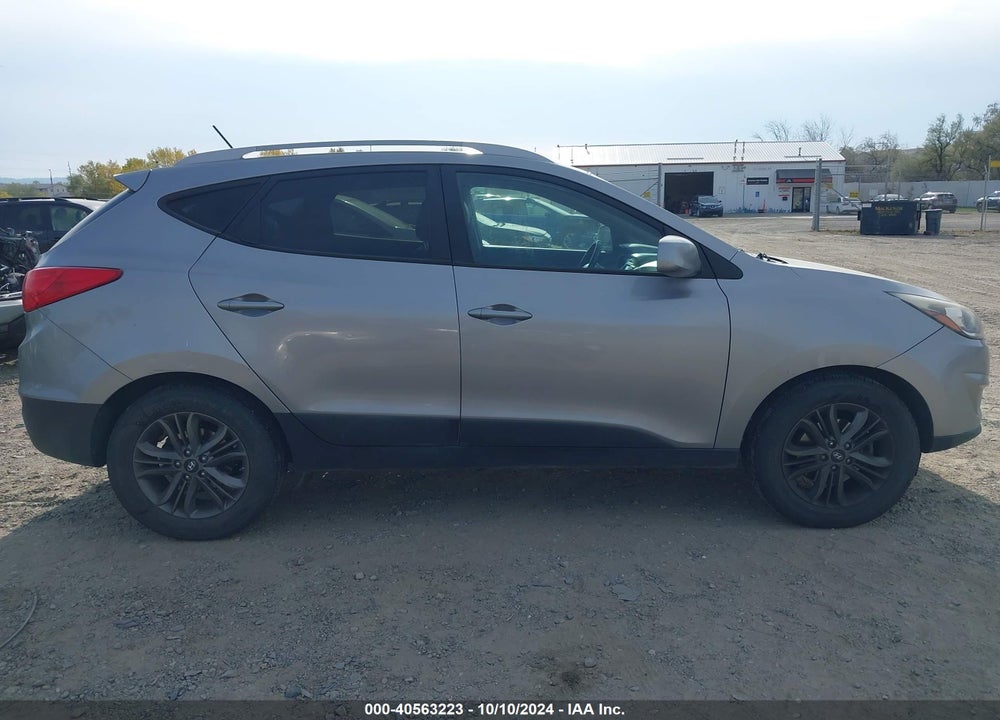 2014 HYUNDAI TUCSON SE VIN: KM8JUCAG4EU882629