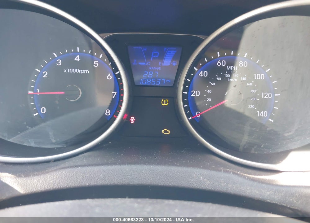 2014 HYUNDAI TUCSON SE VIN: KM8JUCAG4EU882629