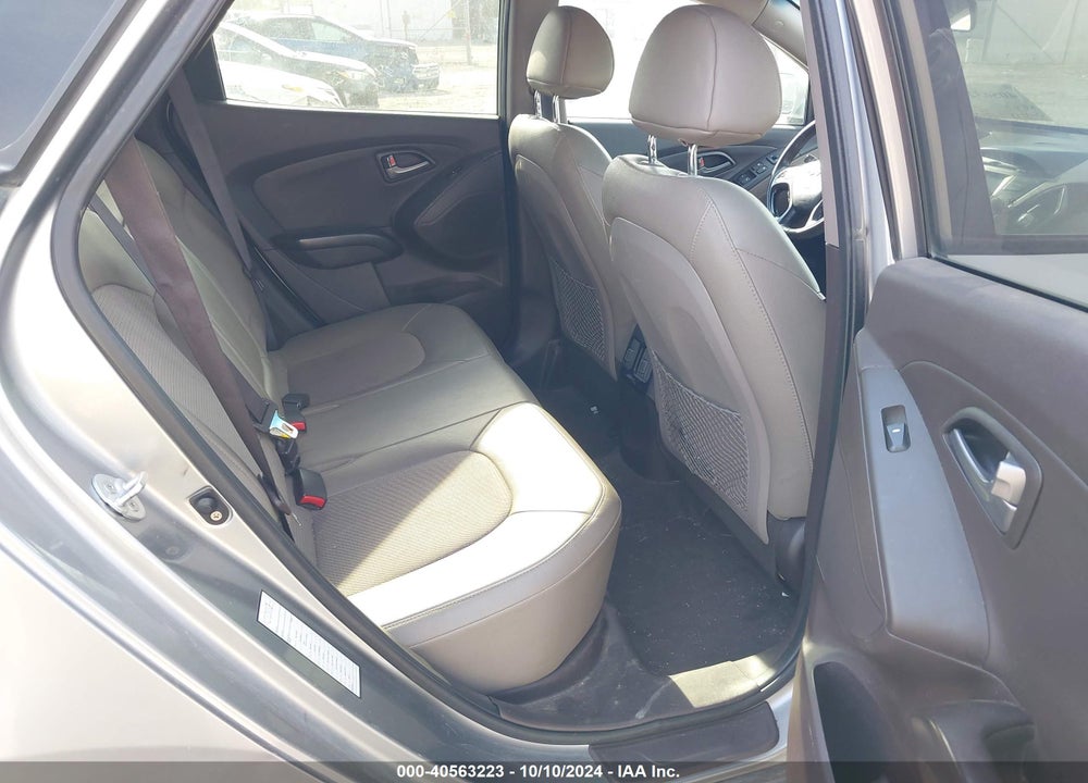 2014 HYUNDAI TUCSON SE VIN: KM8JUCAG4EU882629