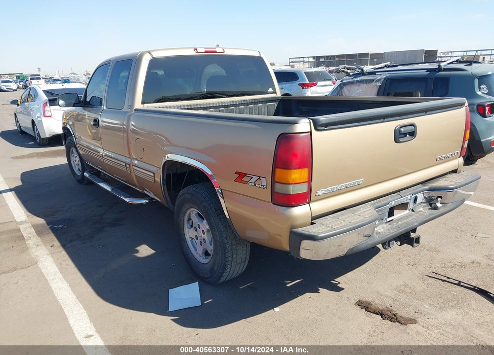 2000 CHEVROLET SILVERADO 1500 LS VIN: 1GCEK19T5YE388179
