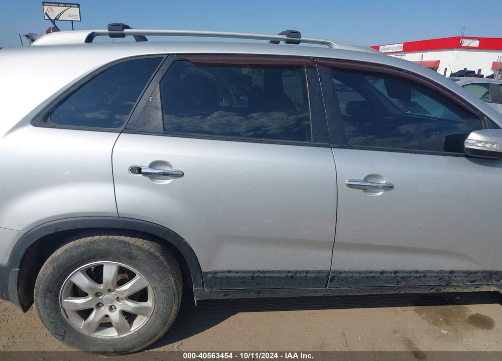 2012 KIA SORENTO LX VIN: 5XYKT4A6XCG205091