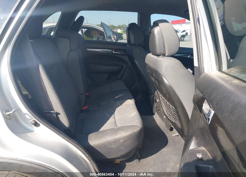 2012 KIA SORENTO LX VIN: 5XYKT4A6XCG205091