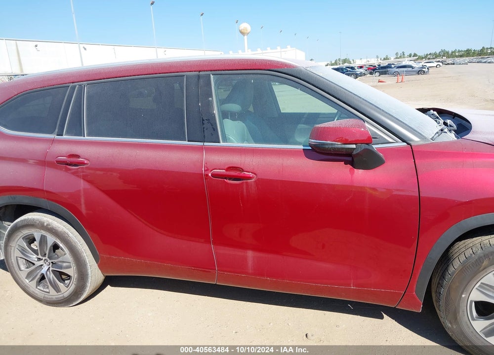 2022 TOYOTA HIGHLANDER XLE VIN: 5TDGZRAH7NS542925