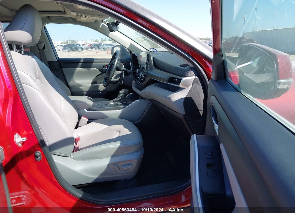 2022 TOYOTA HIGHLANDER XLE VIN: 5TDGZRAH7NS542925