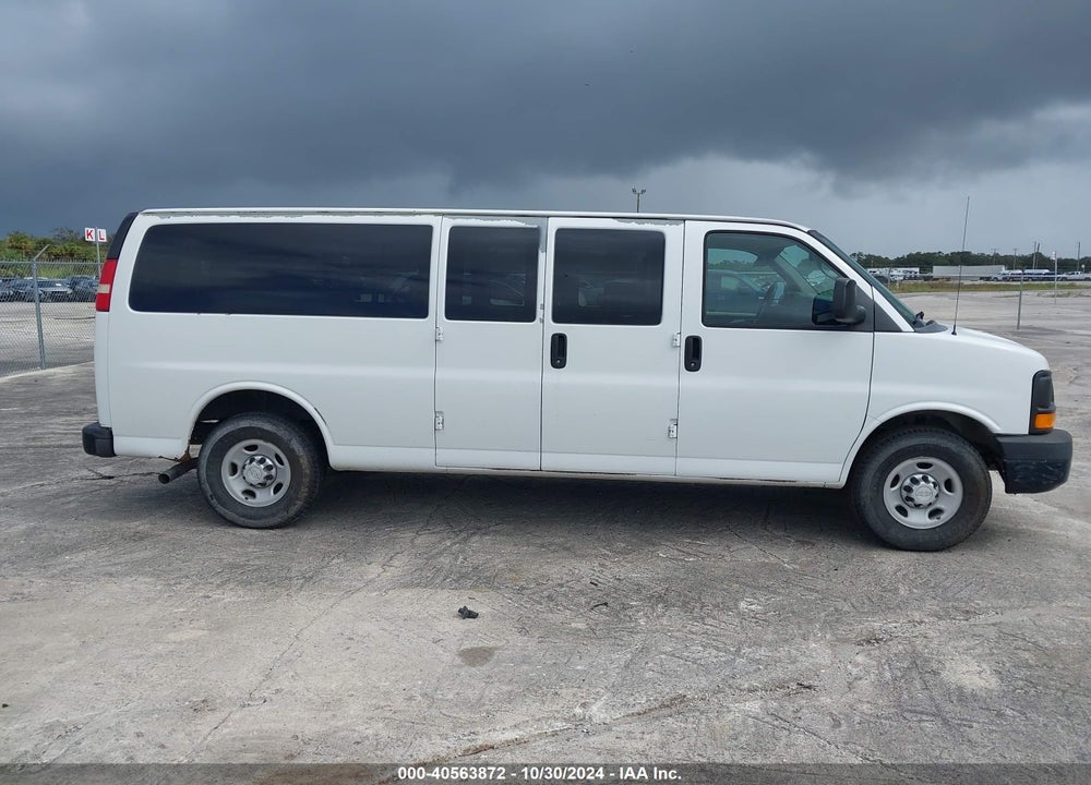 2015 CHEVROLET EXPRESS 3500 LS VIN: 1GAZGZFF2F1127959