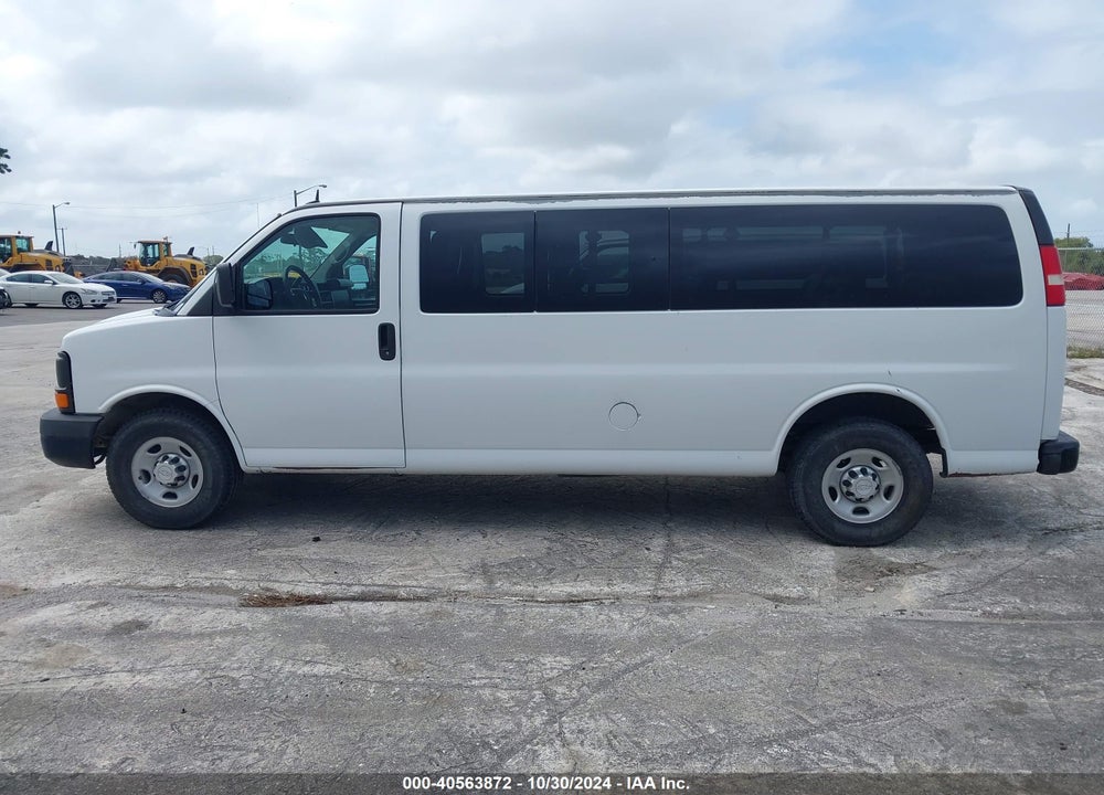 2015 CHEVROLET EXPRESS 3500 LS VIN: 1GAZGZFF2F1127959