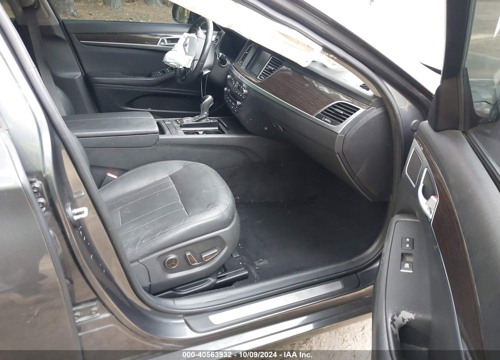 2017 GENESIS G80 3.8 VIN: KMHGN4JE4HU194307