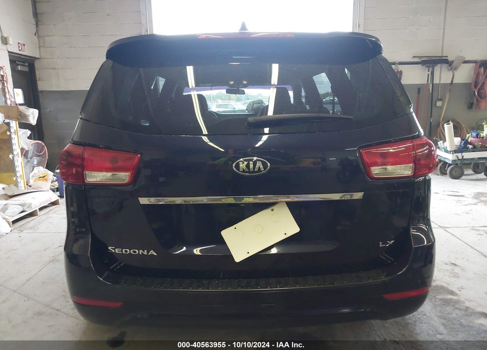 2018 KIA SEDONA LX VIN: KNDMB5C1XJ6390326