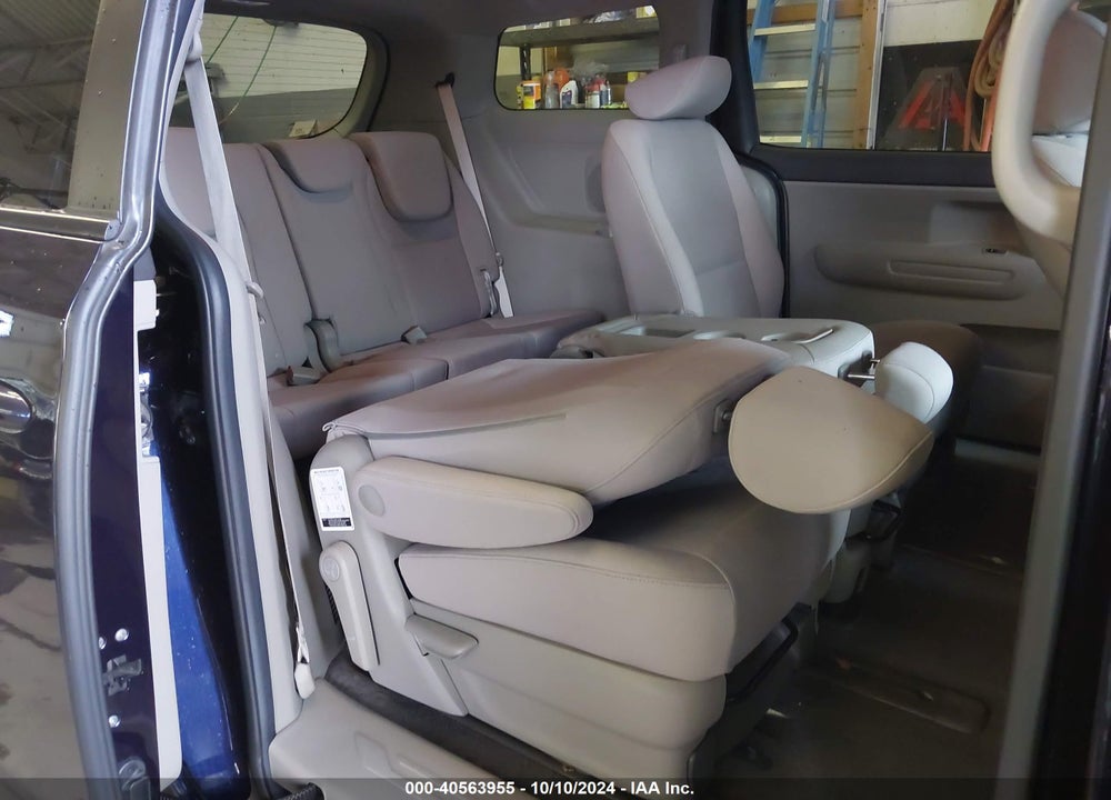 2018 KIA SEDONA LX VIN: KNDMB5C1XJ6390326