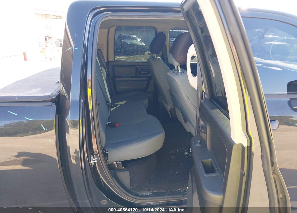 2019 RAM 1500 CLASSIC EXPRESS  4X2 6'4 BOX VIN: 1C6RR6FG0KS555601