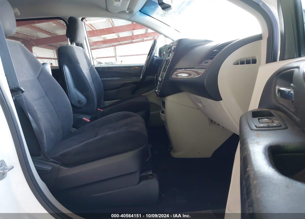 2011 DODGE GRAND CARAVAN EXPRESS VIN: 2D4RN4DG0BR692828
