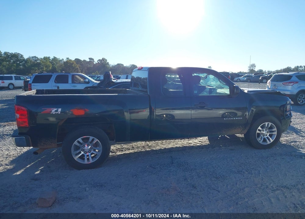 2011 CHEVROLET SILVERADO 1500 LT VIN: 1GCRKSE35BZ335561