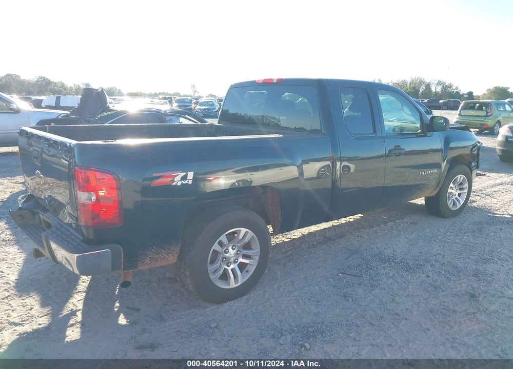 2011 CHEVROLET SILVERADO 1500 LT VIN: 1GCRKSE35BZ335561