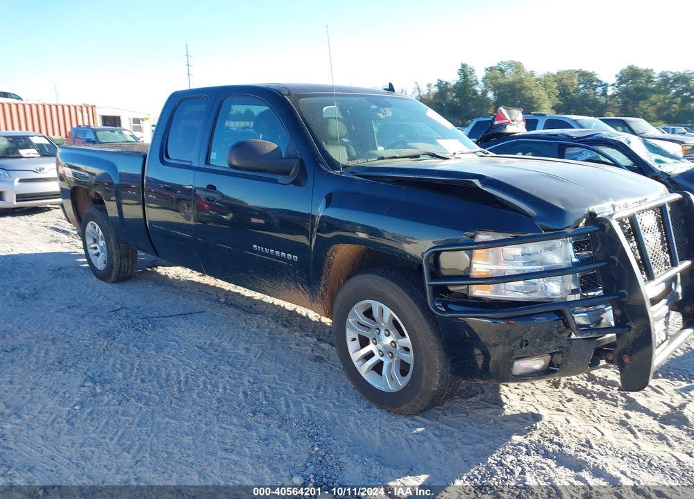 2011 CHEVROLET SILVERADO 1500 LT VIN: 1GCRKSE35BZ335561