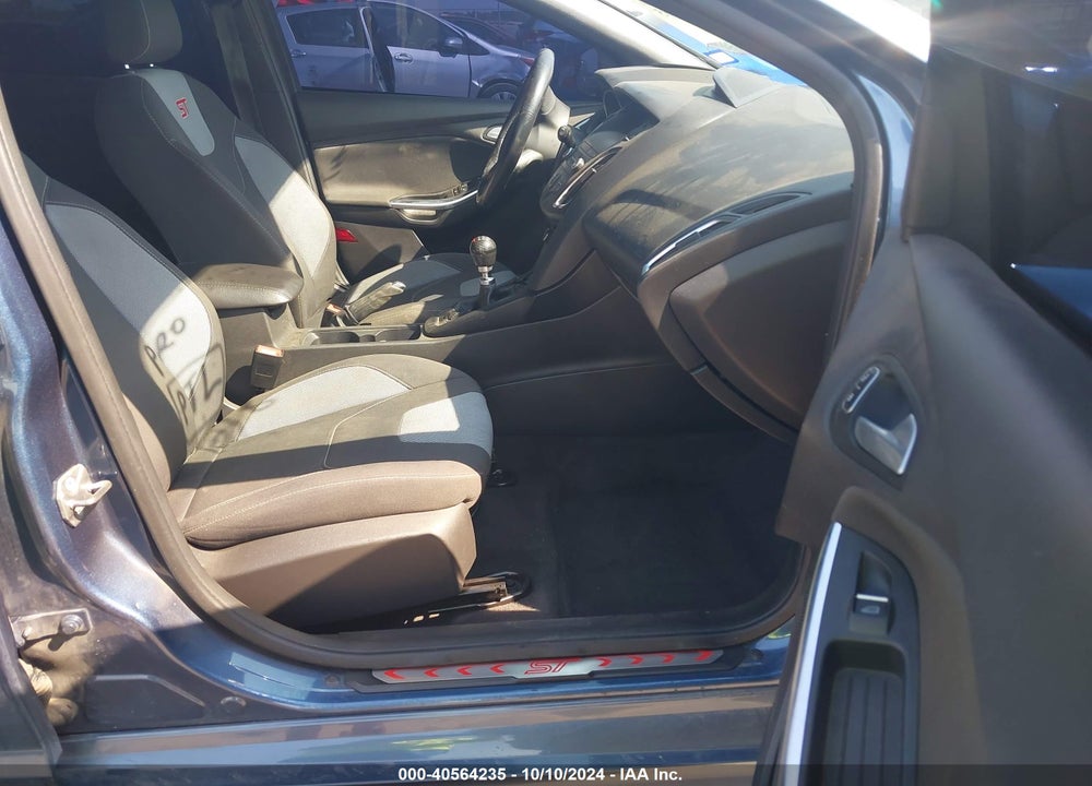 2018 FORD FOCUS ST VIN: 1FADP3L96JL297743