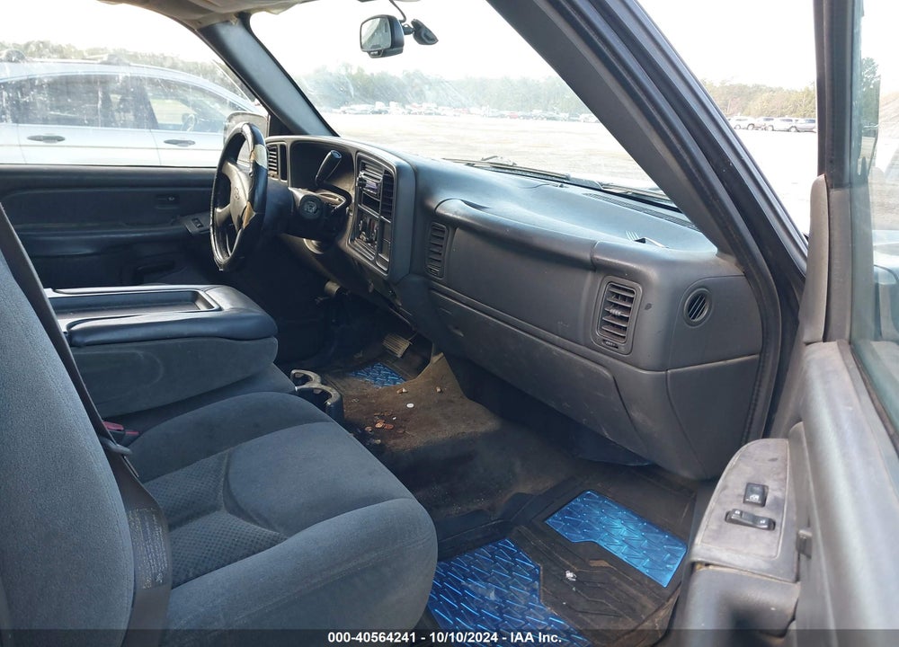 2004 CHEVROLET SILVERADO 1500 LS VIN: 2GCEC19V041188675