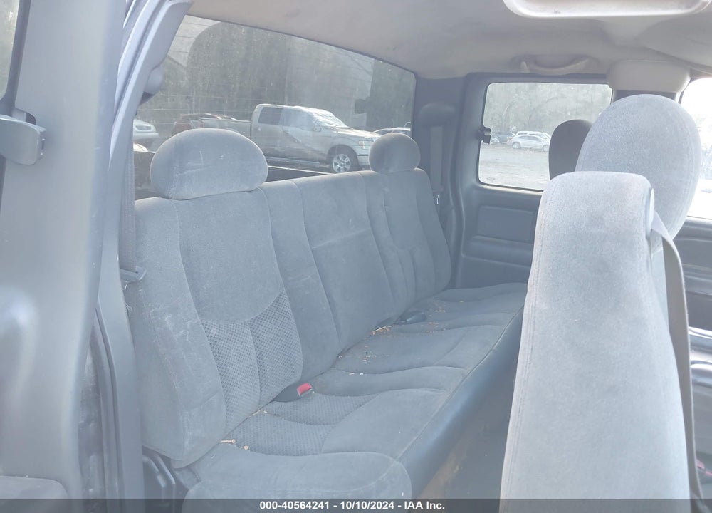 2004 CHEVROLET SILVERADO 1500 LS VIN: 2GCEC19V041188675