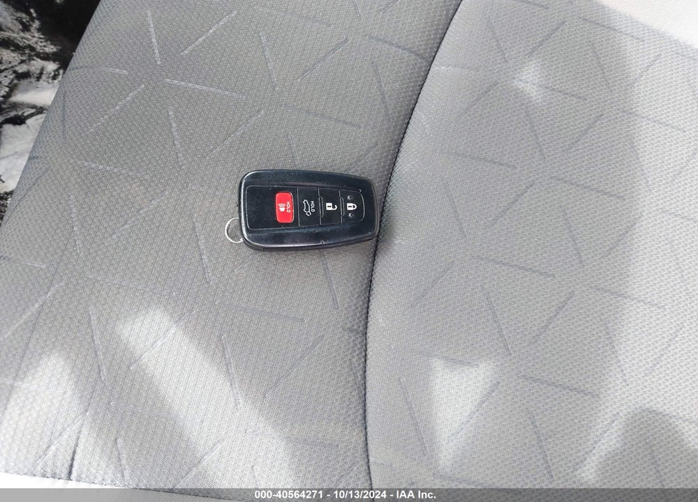 2019 TOYOTA RAV4 XLE VIN: 2T3W1RFV7KC029851