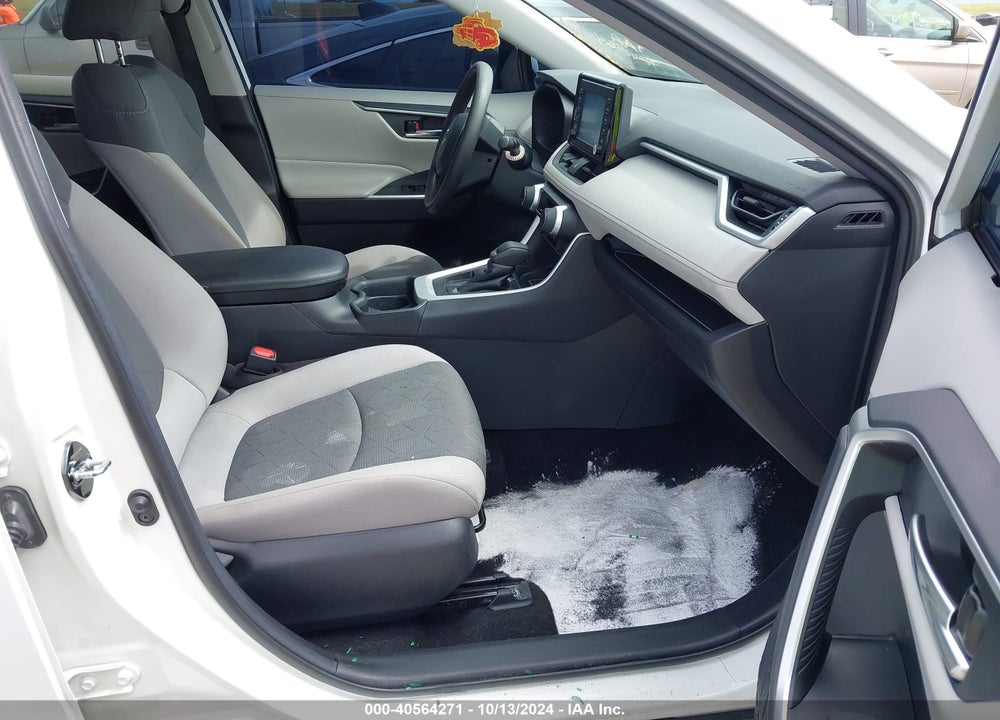 2019 TOYOTA RAV4 XLE VIN: 2T3W1RFV7KC029851