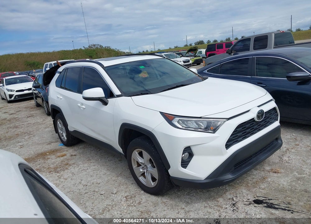 2019 TOYOTA RAV4 XLE VIN: 2T3W1RFV7KC029851