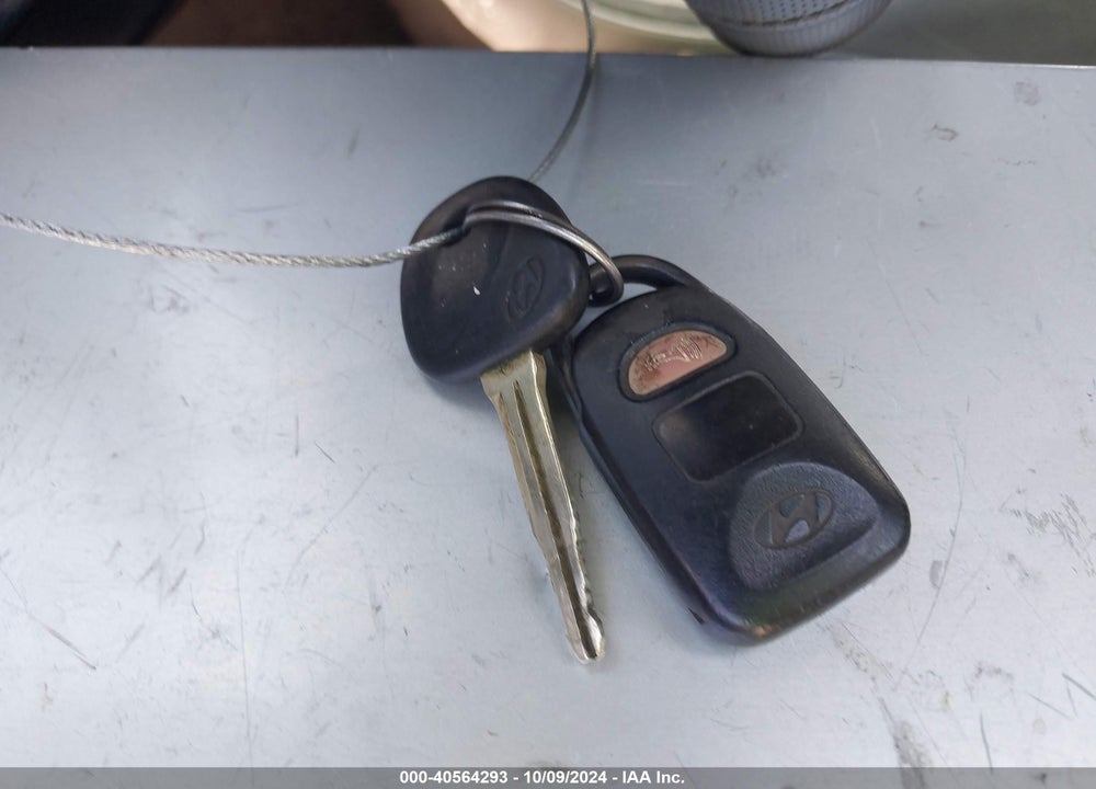 2013 HYUNDAI ELANTRA VIN: 5NPDH4AE7DH366168