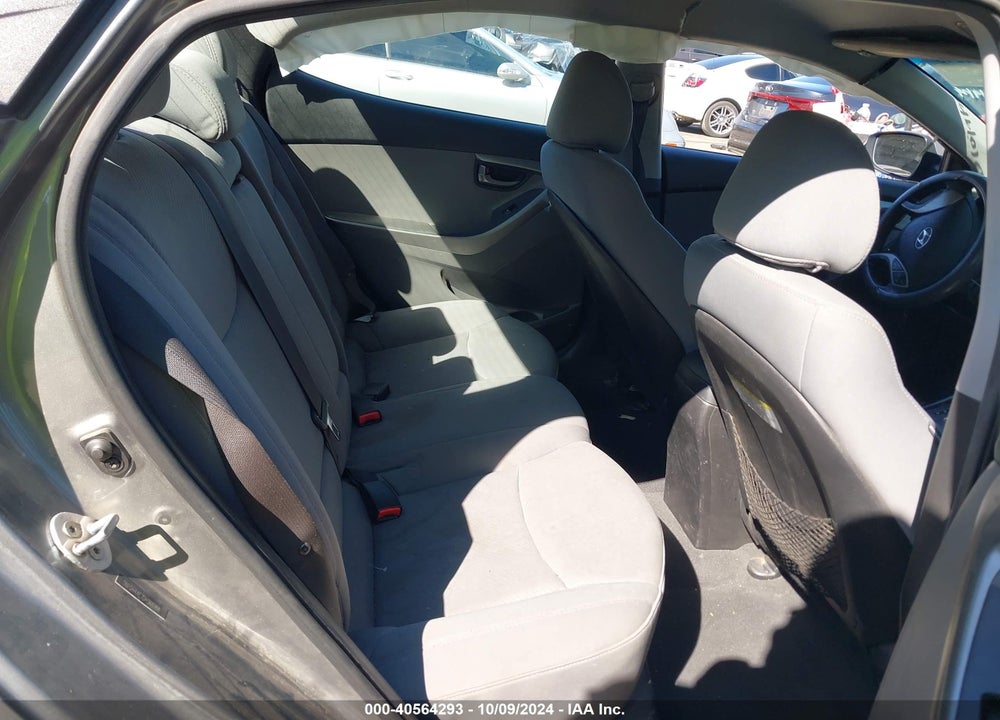 2013 HYUNDAI ELANTRA VIN: 5NPDH4AE7DH366168