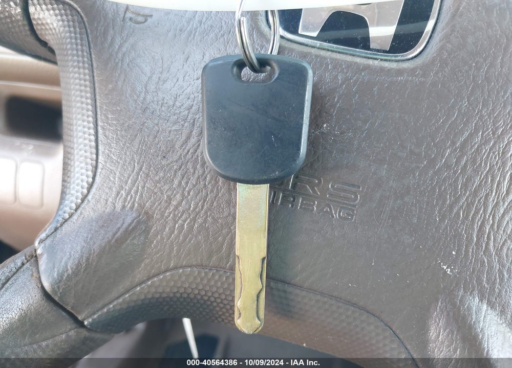 2002 HONDA CR-V LX VIN: JHLRD68442C022884