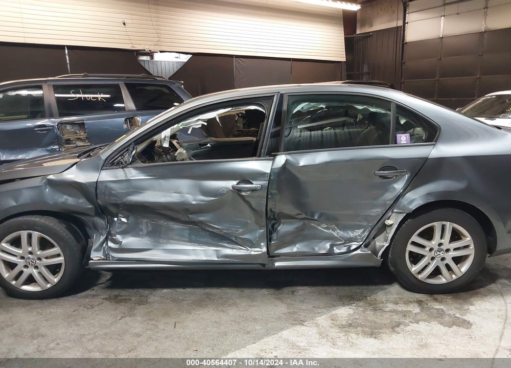2015 VOLKSWAGEN JETTA 2.0L S VIN: 3VW2K7AJ0FM225878