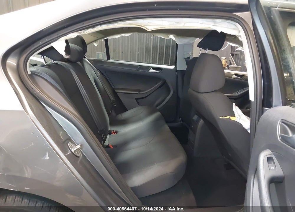 2015 VOLKSWAGEN JETTA 2.0L S VIN: 3VW2K7AJ0FM225878