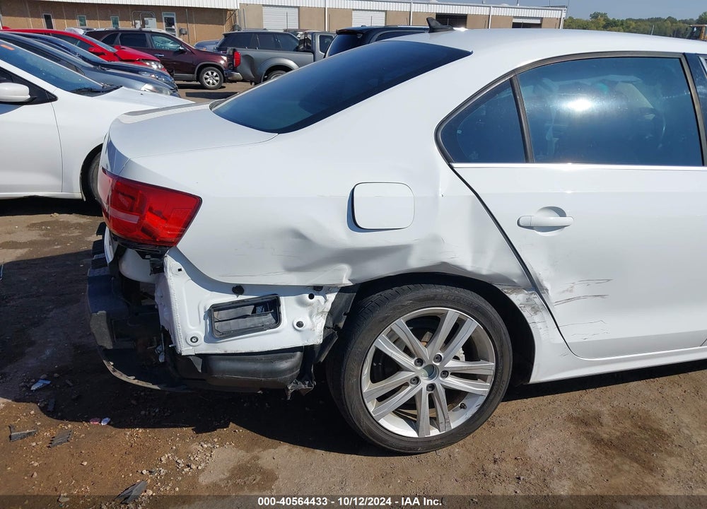 2015 VOLKSWAGEN JETTA 2.0L TDI SEL VIN: 3VWLA7AJ1FM237013